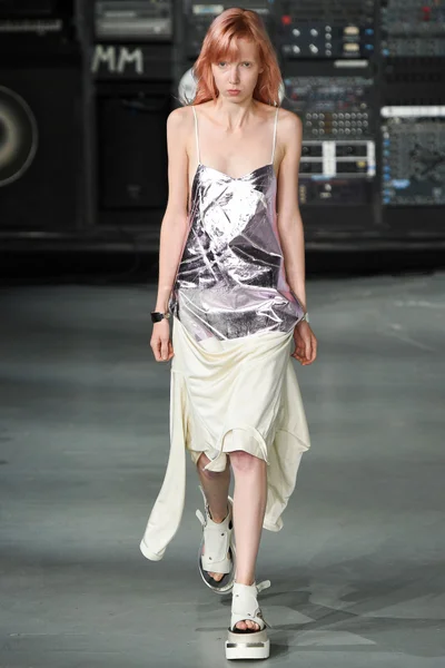Look 22